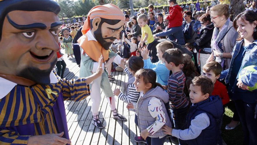 Els gegants: gresca, tradició i història dels pobles i ciutats