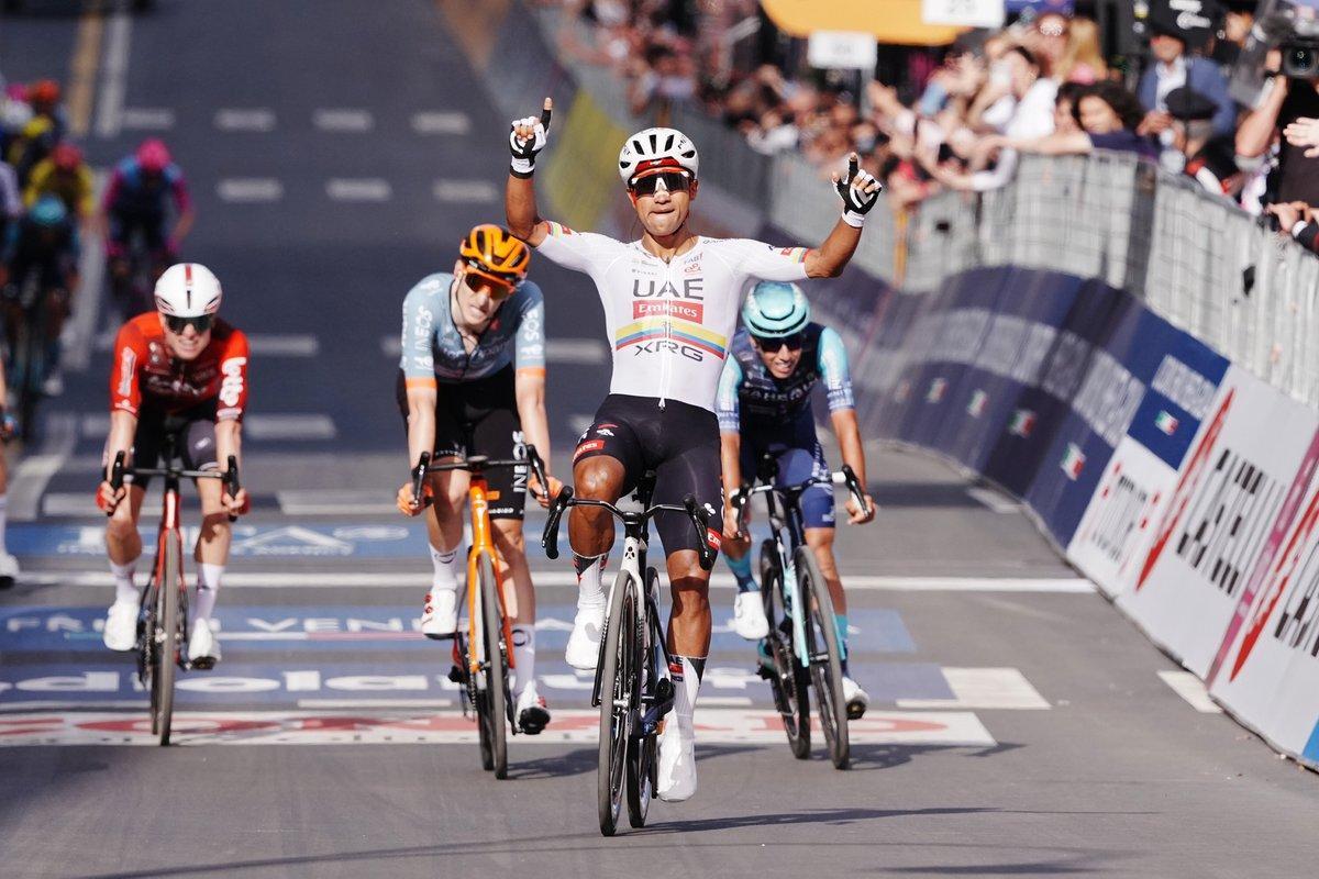 Jhonatan Narváez se impone en la cuarta etapa del Giro.