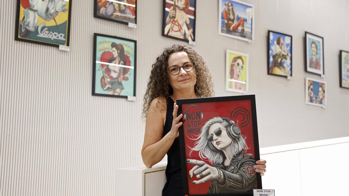 L'artista Carmeta Gironella en la seva nova exposició.