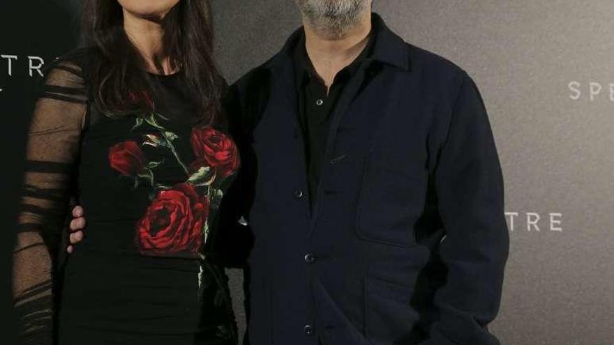 Mónica Bellucci y Sam Mendes, ayer, en Madrid.