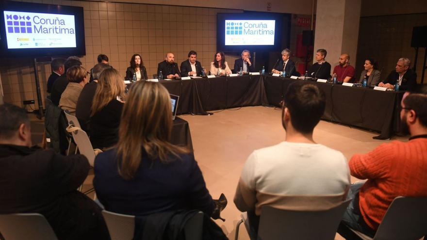 Algunos de los asistentes al taller sobre el futuro del puerto de este miércoles. | Carlos Pardellas