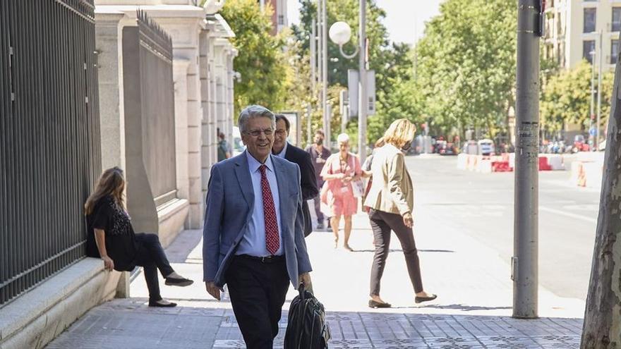El consejero Julio Pérez a su llegada el lunes al Ministerio de Asuntos Exteriores en Madrid
