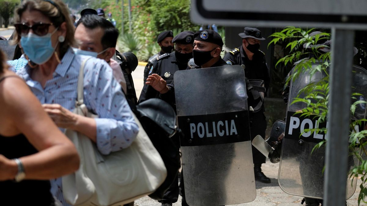 La Policía custodia la casa de Cristiana Chamorro