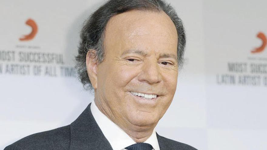 Julio Iglesias.