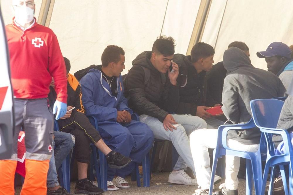 Llegada al puerto de Cartagena de los inmigrantes rescatados en el mar