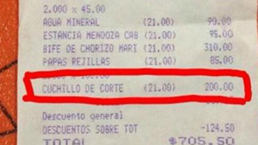 Demana un ganivet que talli bé i li cobren 12 euros de més