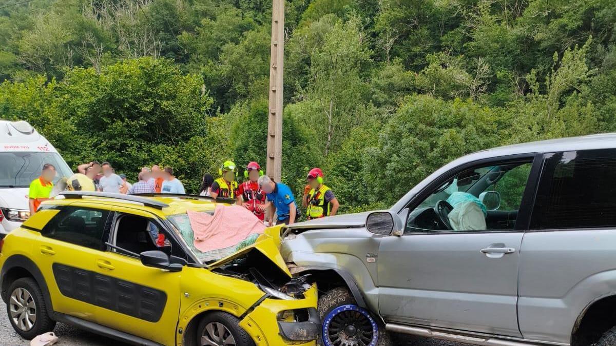 Vehiculos colisionados.