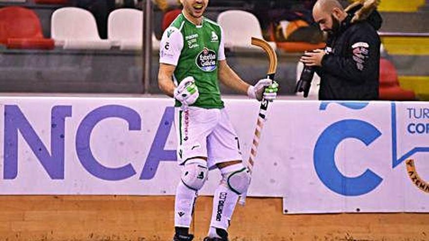 Maxi Oruste celebra un gol en un partido de esta temporada.