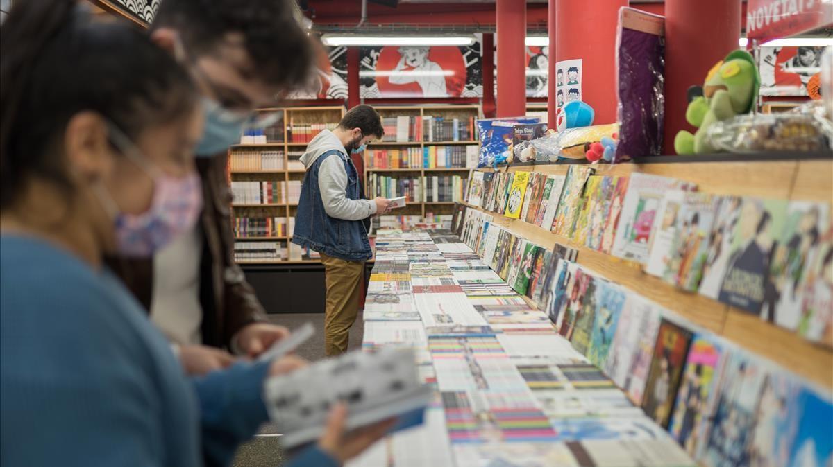 Barcelona 31 10 2020  Las librerias se llenan de gente debido a posibles confinamientos  Libreria Norma comics  FOTOGRAFO SERGI CONESA