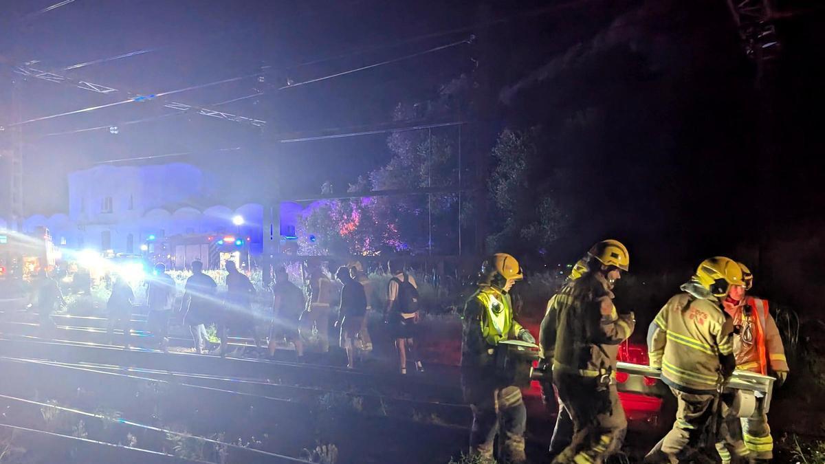 Els Bombers durant l'operació de rescat del simulacre