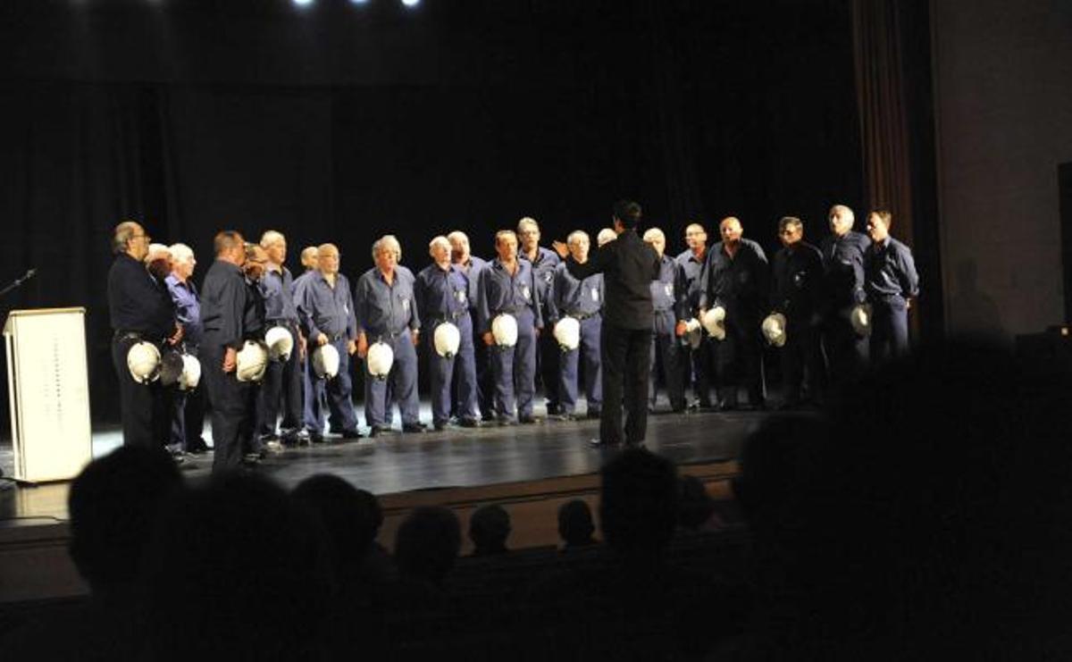 Actuación del Coro Minero de Turón.