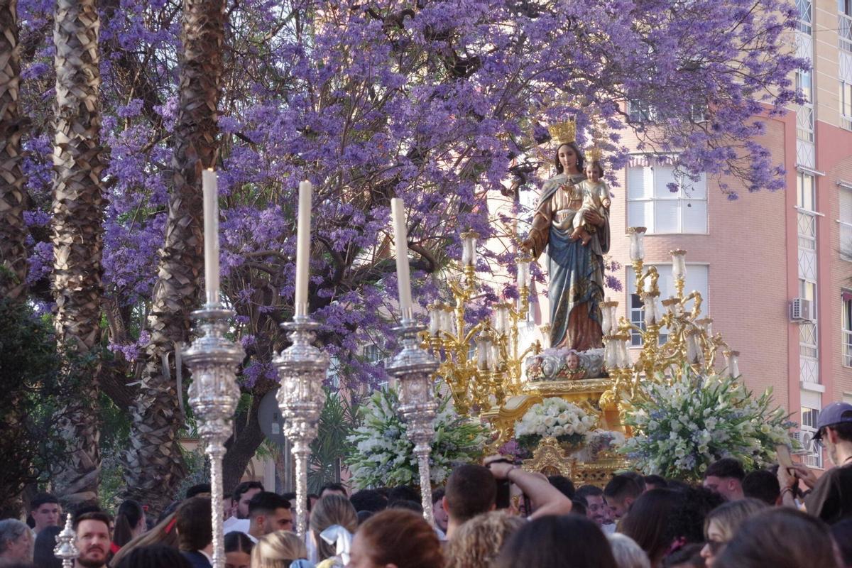 La procesión de María Auxiliadora Coronada, en imágenes