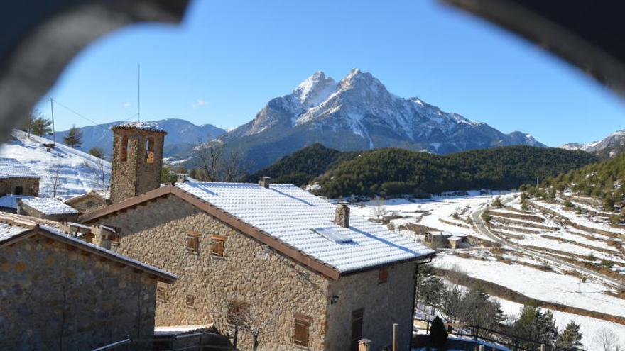 Vista d&#039;un dels veïnats que formen part del municipi de Gisclareny.