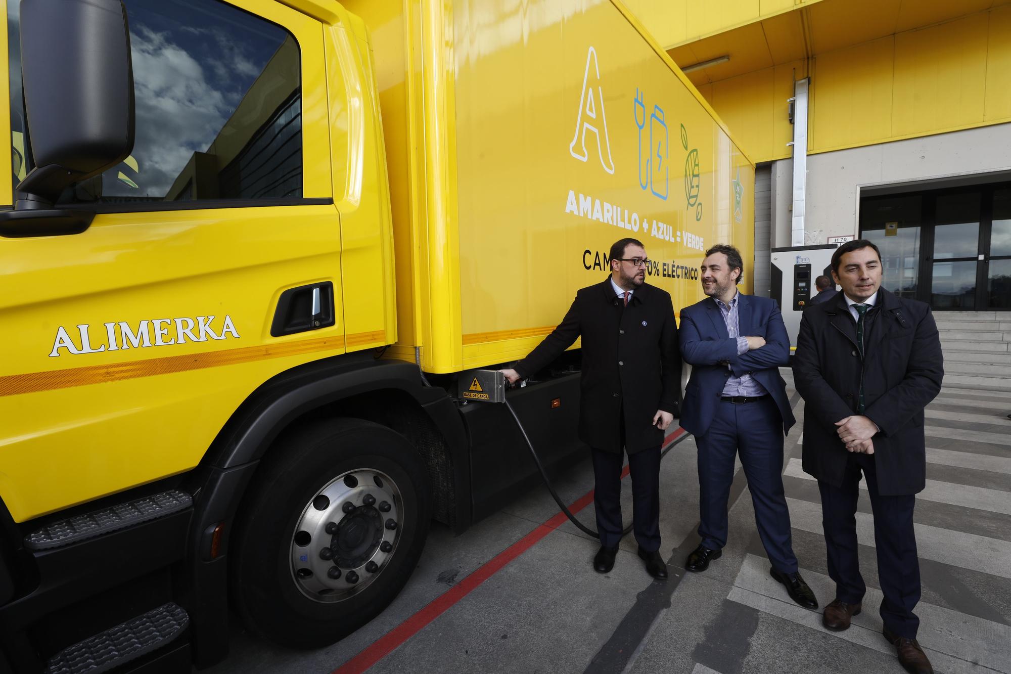 EN IMÁGENES: Así fue la presentación de la nueva flota de camiones eléctricos de Alimerka