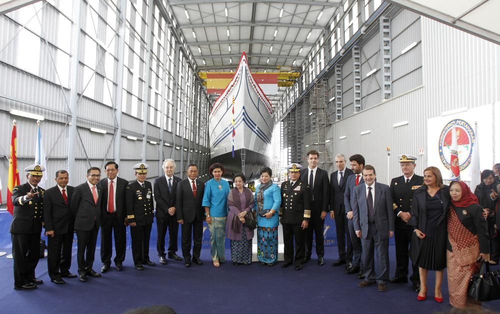 El astillero Freire bota el buque escuela de la Armada de Indonesia // J.Lores