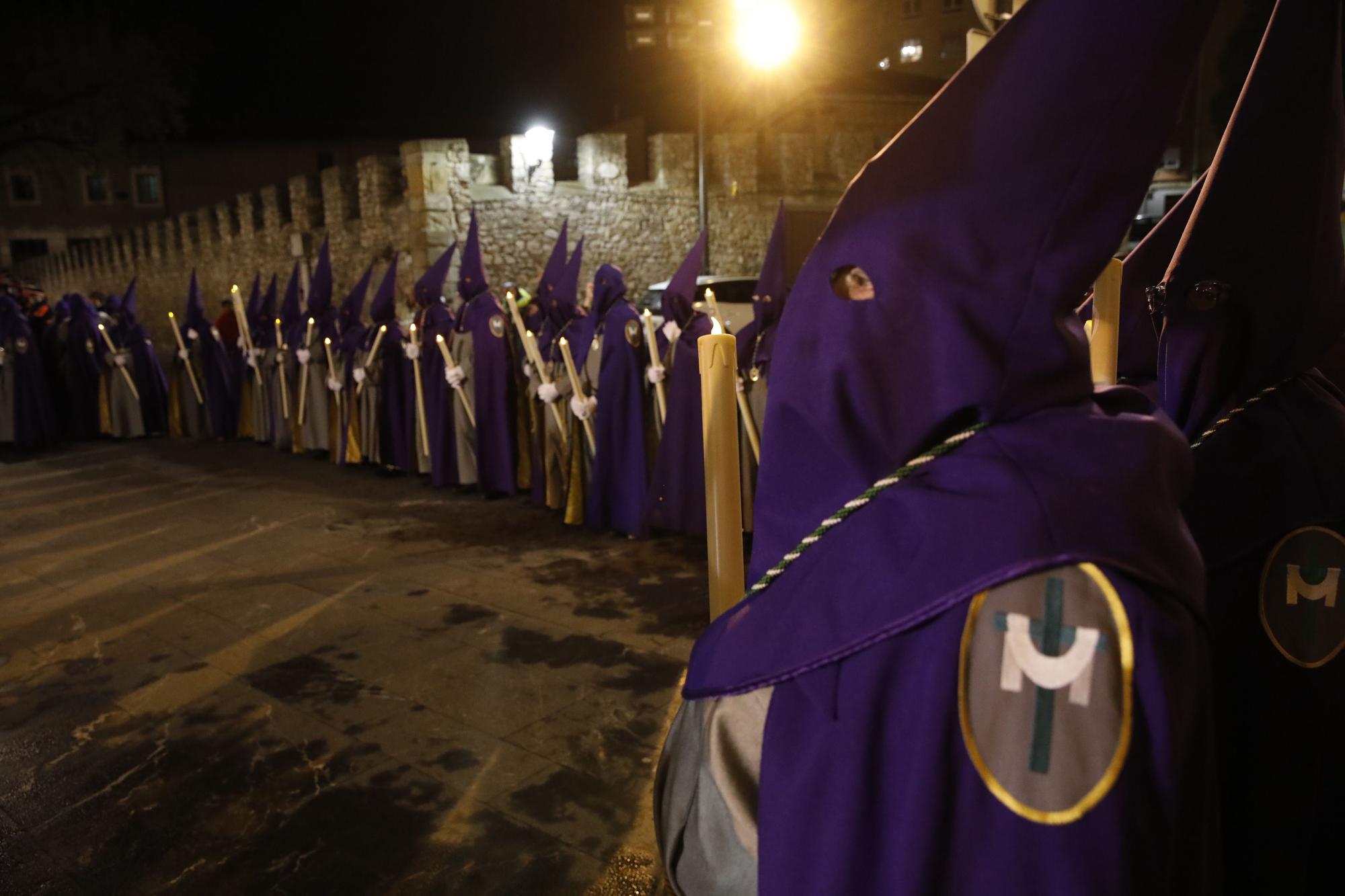 En imágenes: Procesión de Martes Santo en Gijón