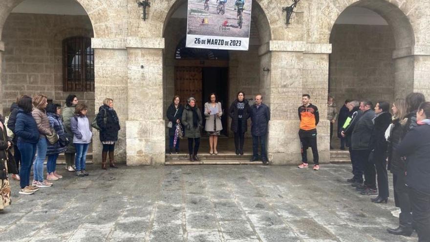 Concentración del 8M frente al Ayuntamiento de Toro. | Cedida