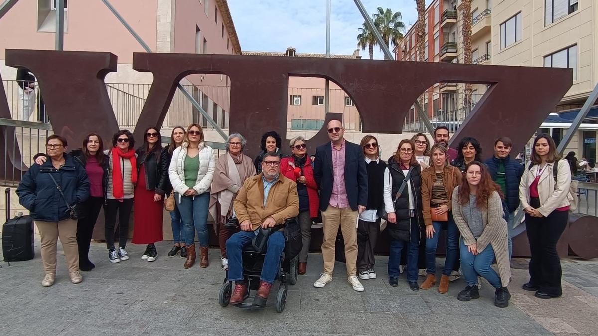 Las asociaciones del municipio muestran su disconformidad con la edil.