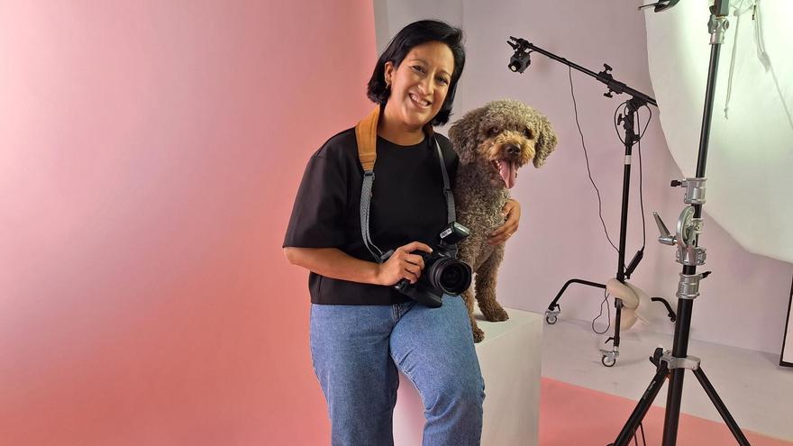 La fotógrafa Helen Pineda saca el alma a los perros en Telde