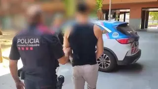 Tres detenidos por robar con gas pimienta dos cadenas de oro de 14.000 euros en Sant Martí