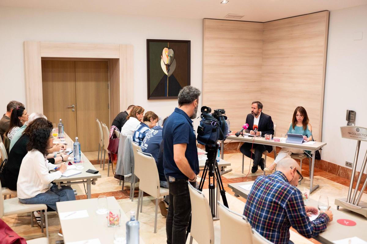 Un instante del desayuno informativo organizado por el PSOE.