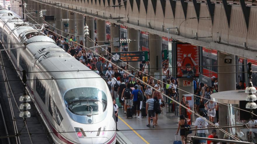 Imagen de archivo de la estación de Santa Justa en Sevilla, desde donde parten los AVE con destino a Madrid.