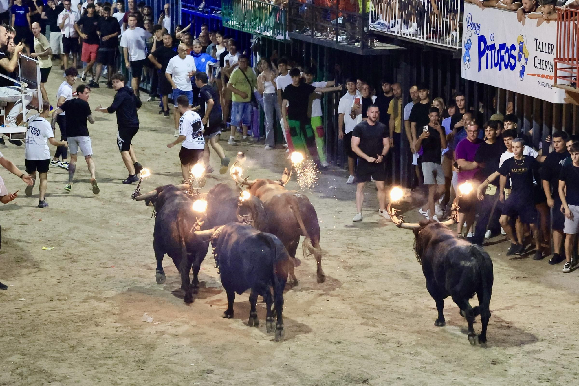 Galería de fotos: Vila-real vibra con toros y el encierro de embolados en el miércoles de fiestas