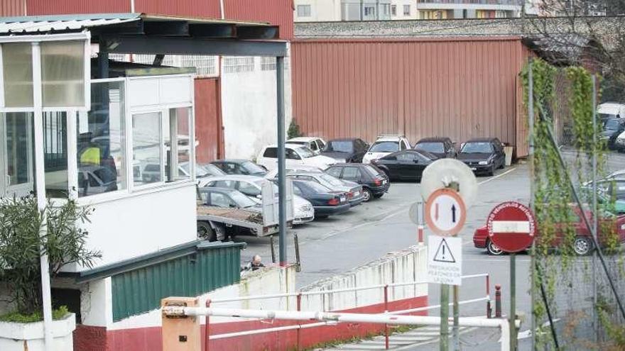 Vehículos en el depósito municipal de la grúa en A Coruña.