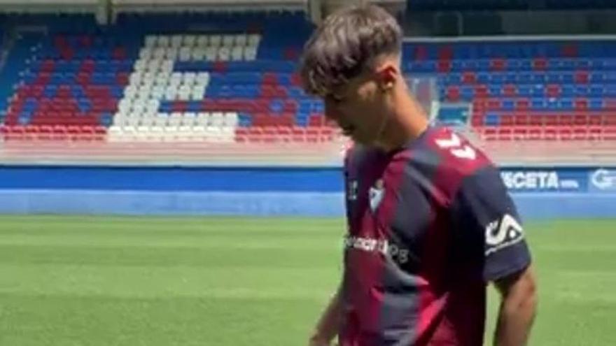 Presentación del canterano del Valencia CF Lucas Núñez como jugador del Eibar