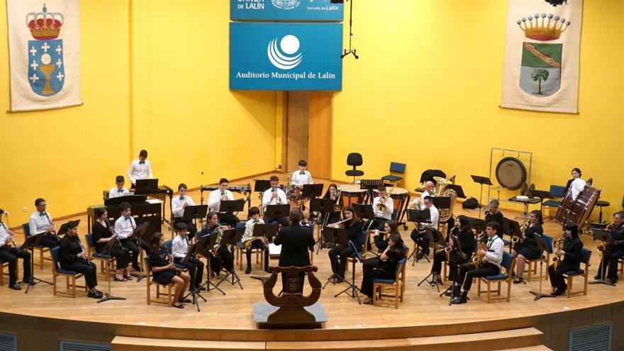 Intercambio musical entre Cambados y Lalín en el auditorio