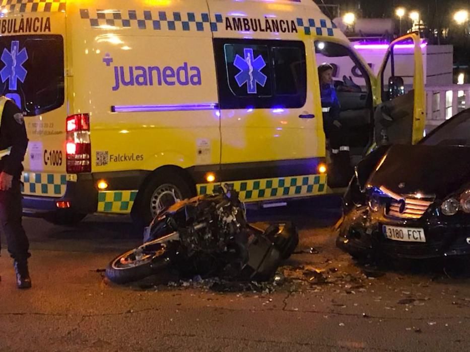 Muere un motorista en una colisión con un coche en el paseo marítimo de Palma