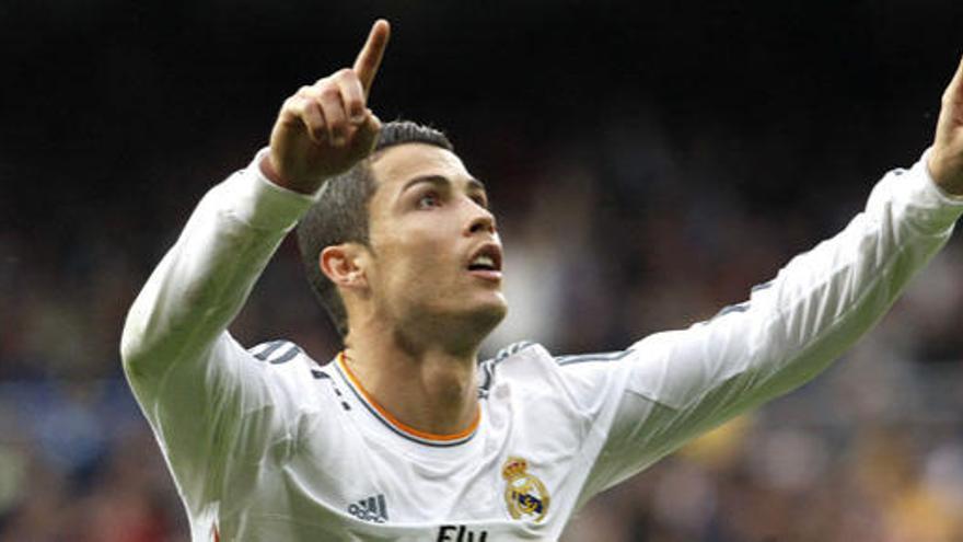 Ronaldo celebra un gol