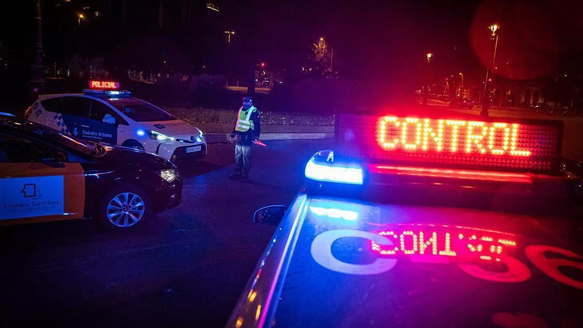 Google Maps y Waze obligan a los Mossos a cambiar sus controles en carretera: "En cuanto llevas 10 minutos, todo el mundo se avisa"