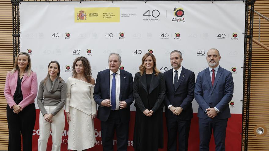 Hereu afirma que el Plan Auto+ no cubrirá la lista de espera del Moves ni los puntos de recarga privados