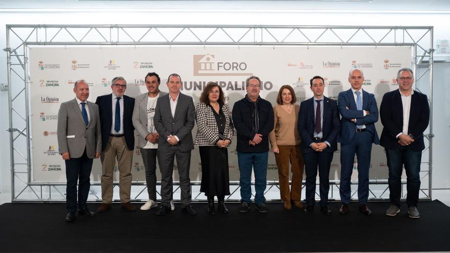 José María Barrios, Emilio Arroita, Tomás del Bien, Francisco Requejo, Marisol López, Francisco Guarido, Ángeles Rivero, Luciano Huerga, Carlos Zardaín y Jesús María Prada. | Emilio Fraile