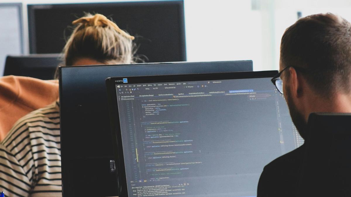 Sectores como la programación, la consultoría y las actividades informáticas destacan por las inversiones.