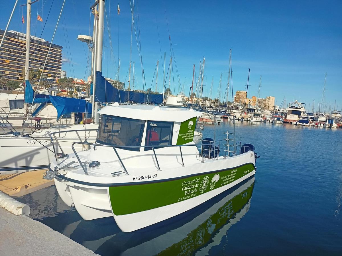 La Universidad Católica lanza el grado en Ciencias del Mar con presencia en el puerto.