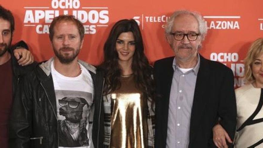 Dani Rovira, Alberto López, Clara Lago, el director Emilio Martínez Lázaro i Carmen Machi.