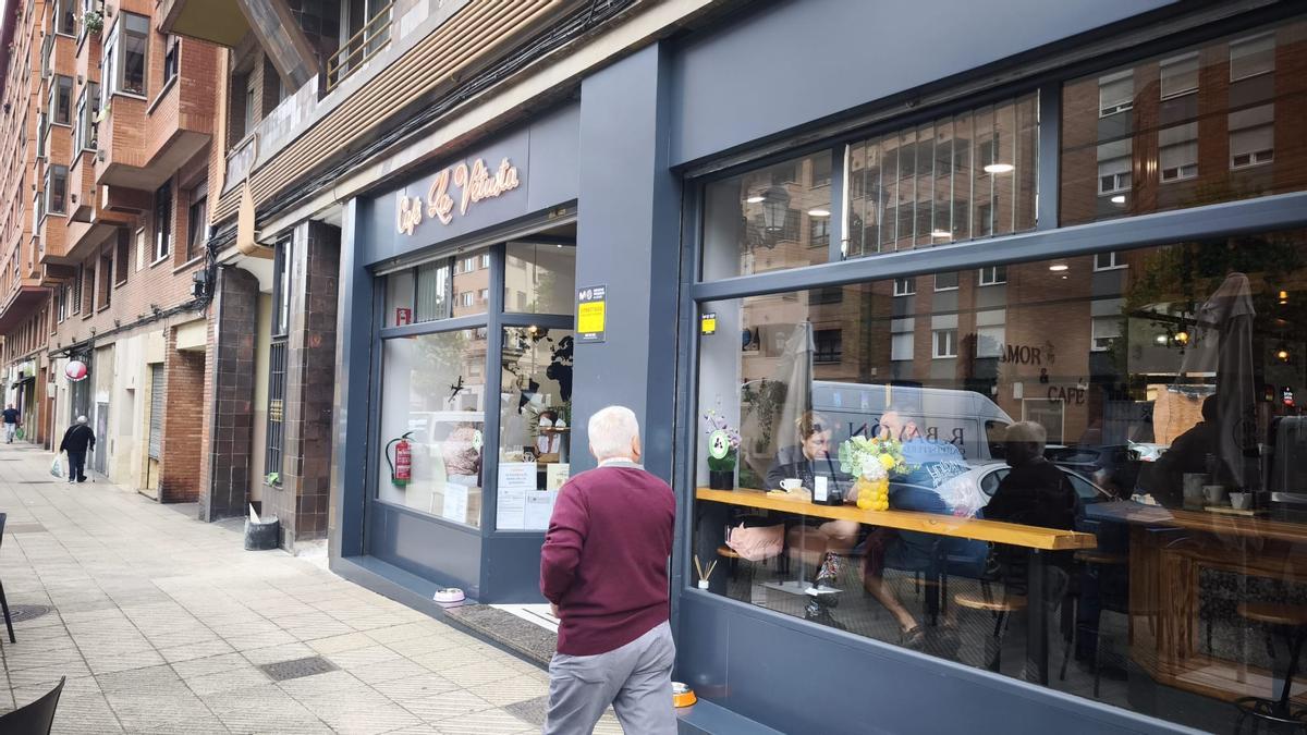 El café La Vetusta, en la avenida de Torrelavega.