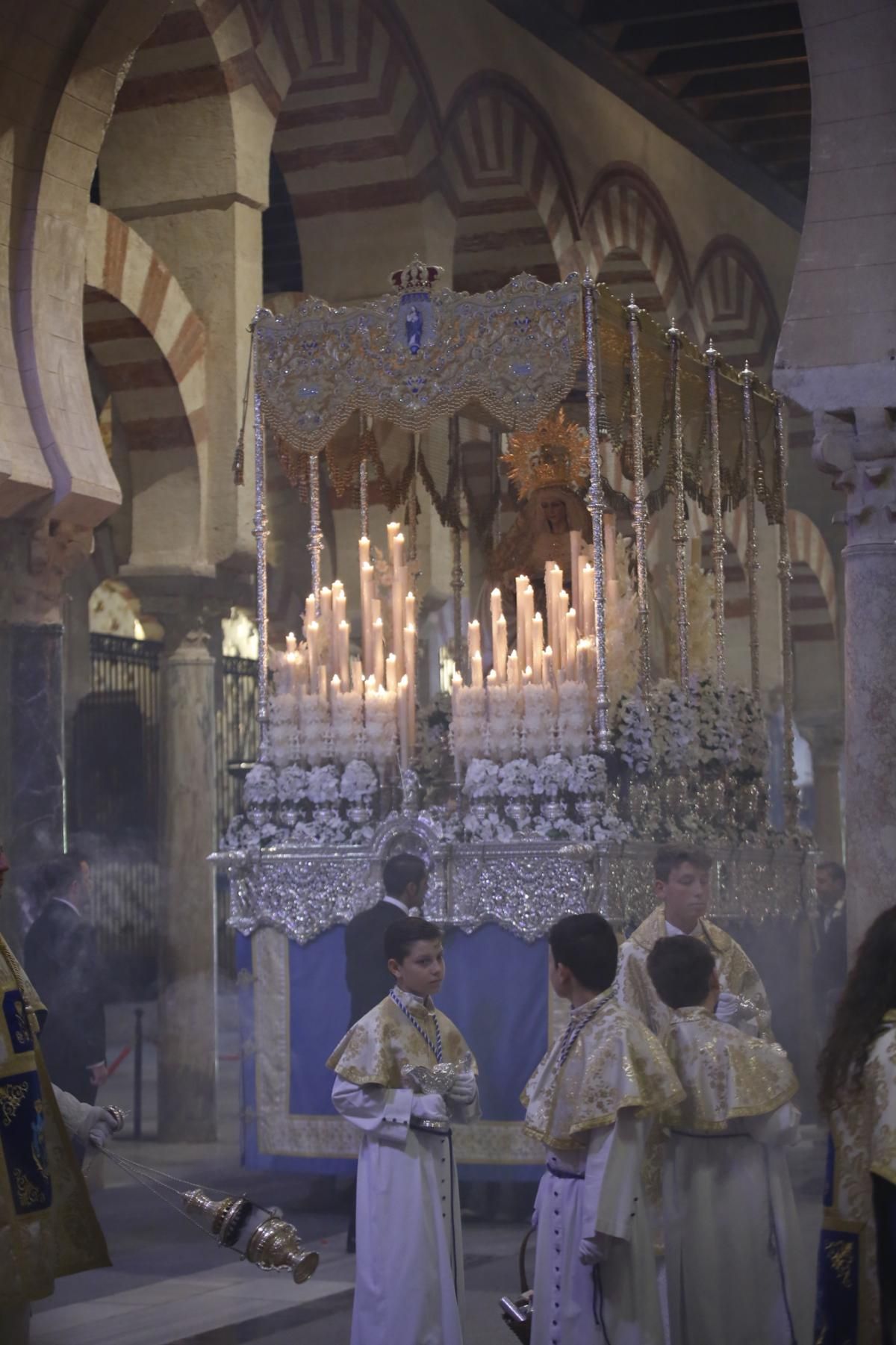 El Resucitado y la Virgen de la Alegría cierran la Semana Santa cordobesa