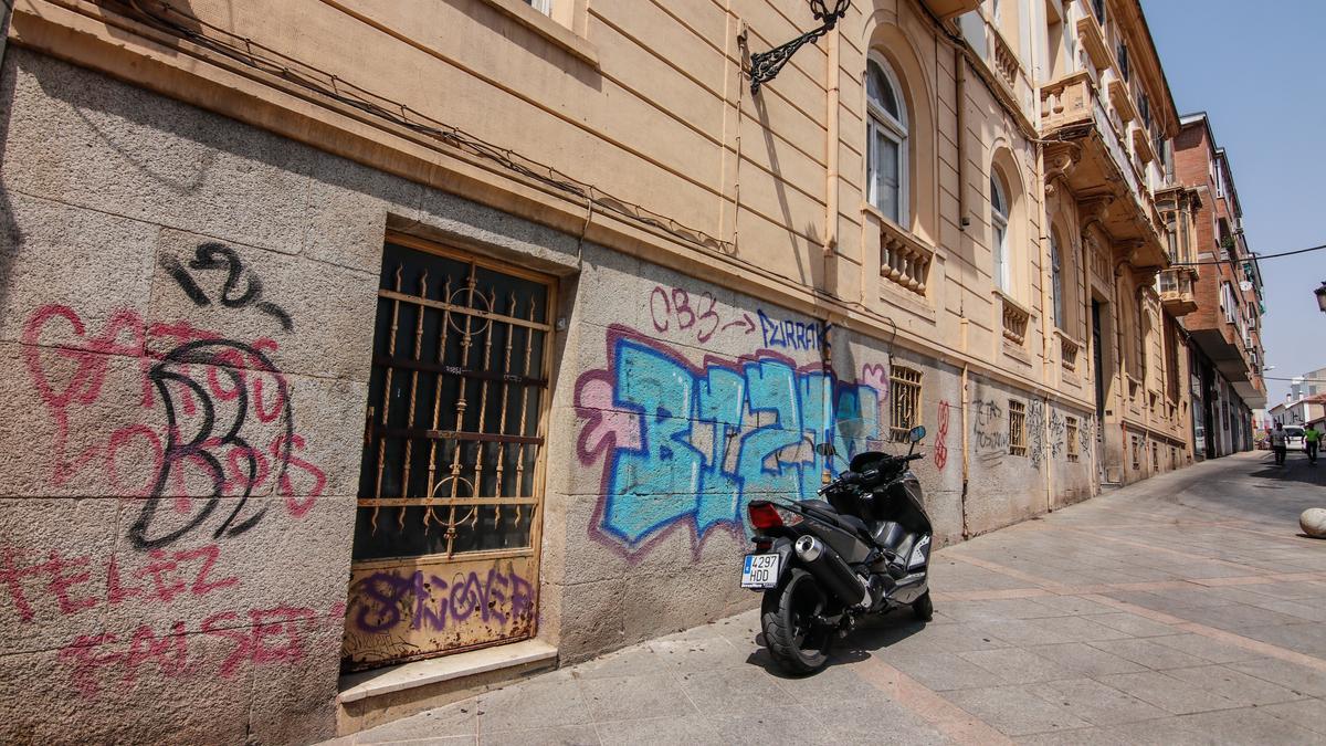 Casa Palacio de los García Pelayo, un edificio modernista que los vándalos tampoco respetan.