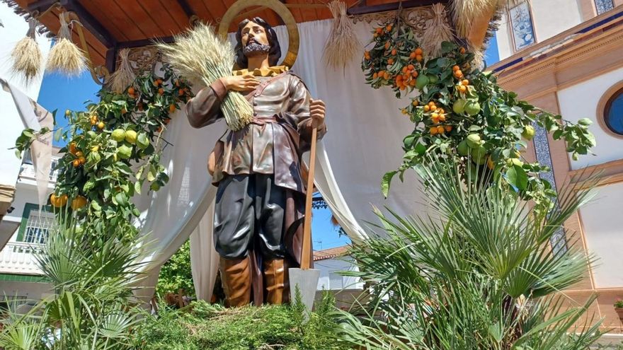 Estación de Cártama se engalana para celebrar las fiestas en honor de San Isidro Labrador
