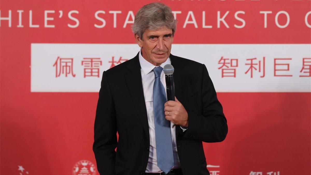 Manuel Pellegrini durante un acto de promoción del fútbol y de la imagen de Chile en Pekín (China) el pasado 31 de agosto