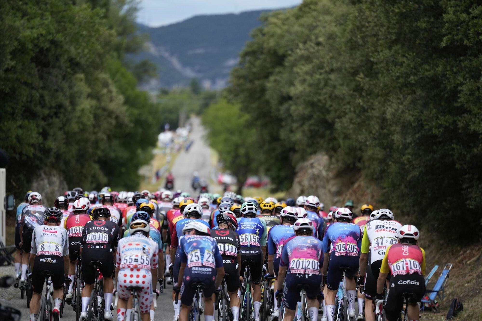 La etapa 17 del Tour de Francia, en imágenes