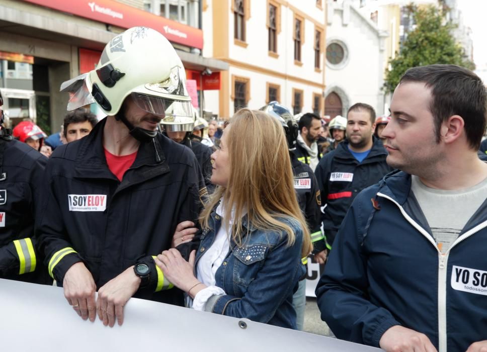 Manifestación de bomberos de toda España en Oviedo por Eloy Palacio