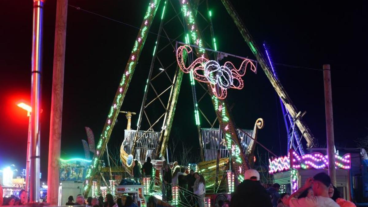 Imagen de la feria de atracciones de Ibiza.