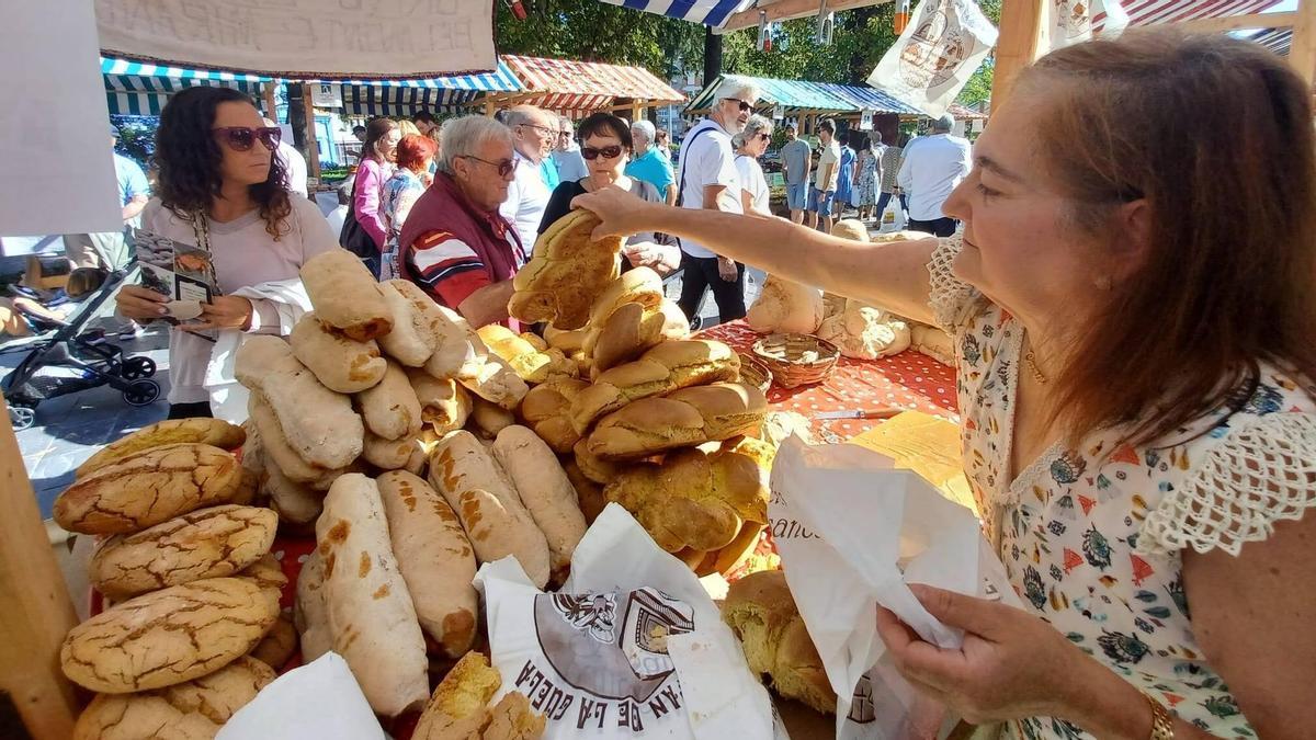 Uno de los puestos en un mercadón de una pasada edición.