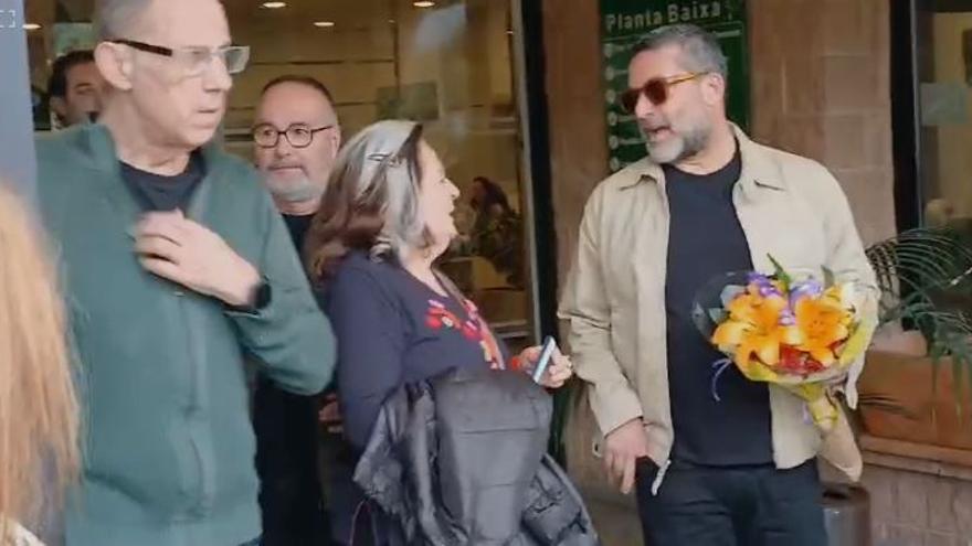 VÍDEO | Las amistades de Hugo Sócrate le dicen adiós al ritmo de 'Todo a pulmón'