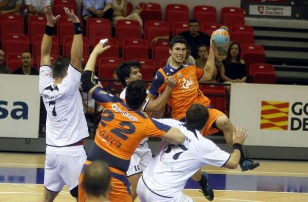 El partido entre Balonmano Aragón y Palma del Río, en imágenes