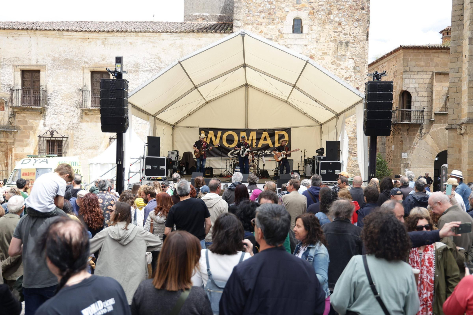 Las imágenes del concierto de Conjunto Santo Antonio, el primero de este sábado en Womad Cáceres